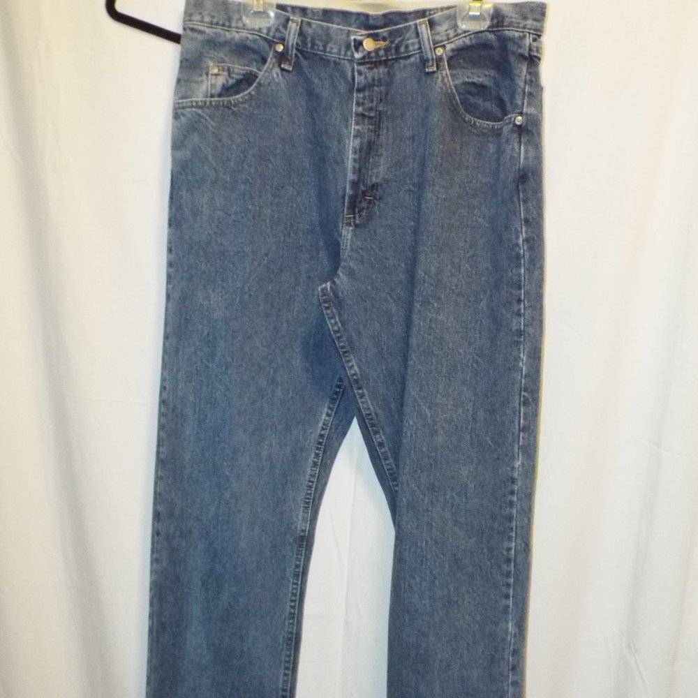 RELAXED FIT WRANGLER JEANS 36" X 34"